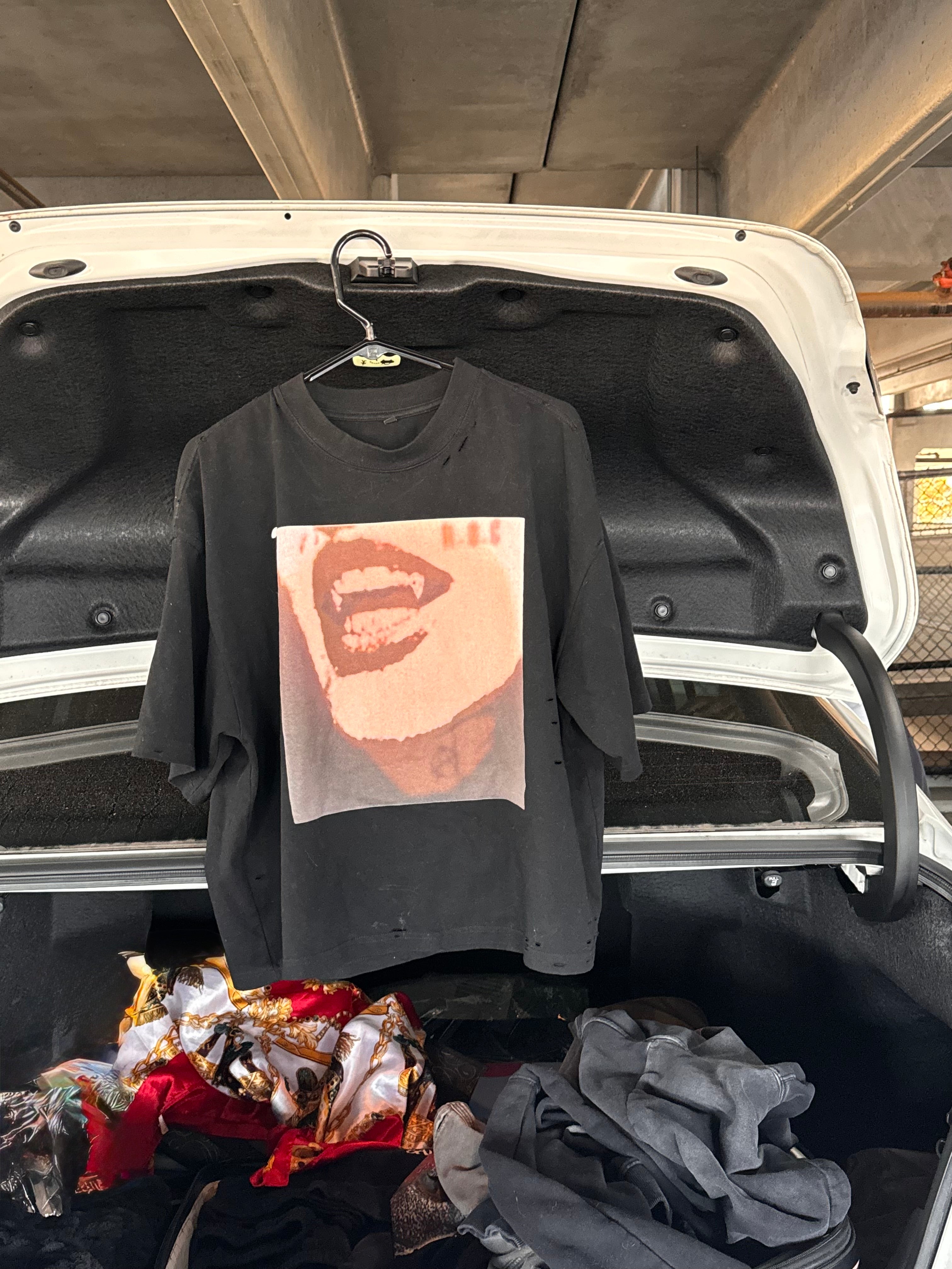 "VAMPHEART" Frayed Tee